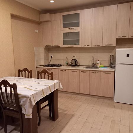 Grigol'S Apartament Tbilisi Esterno foto