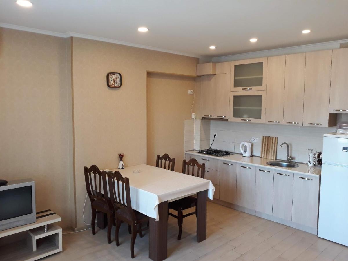 Grigol'S Apartament Tbilisi Esterno foto