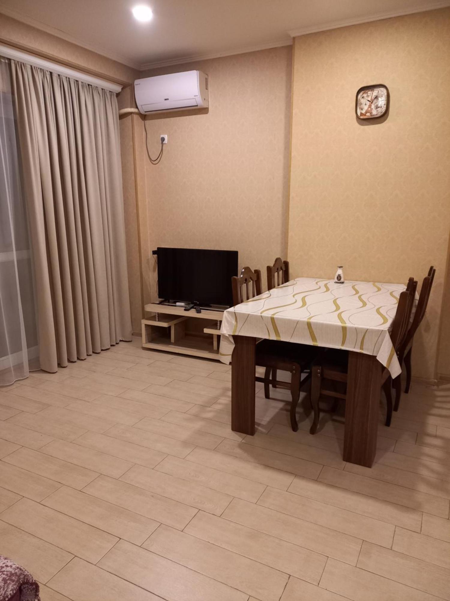 Grigol'S Apartament Tbilisi Esterno foto